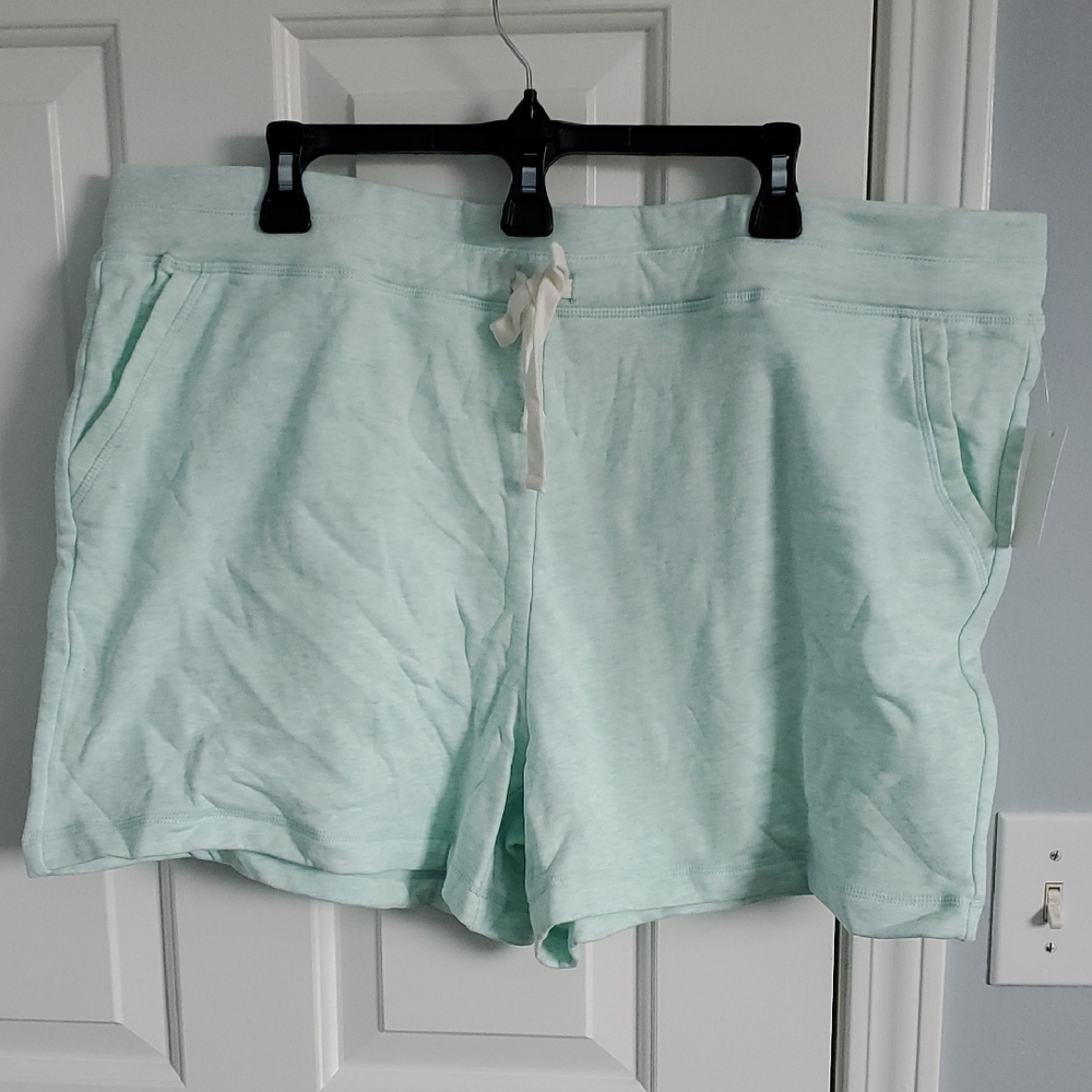 32 Degrees Light Green Women's Athletic Shorts
